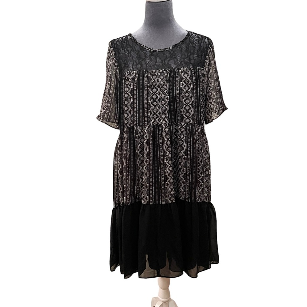 BCBGeneration babydoll dress with lace size M - Picture 2 of 10